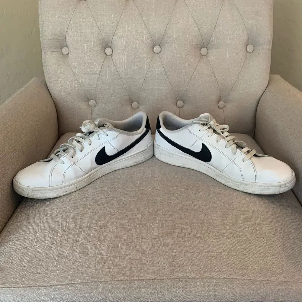 Nike Men's Court Royale 2 Better Essential Sneaker Size 11.5